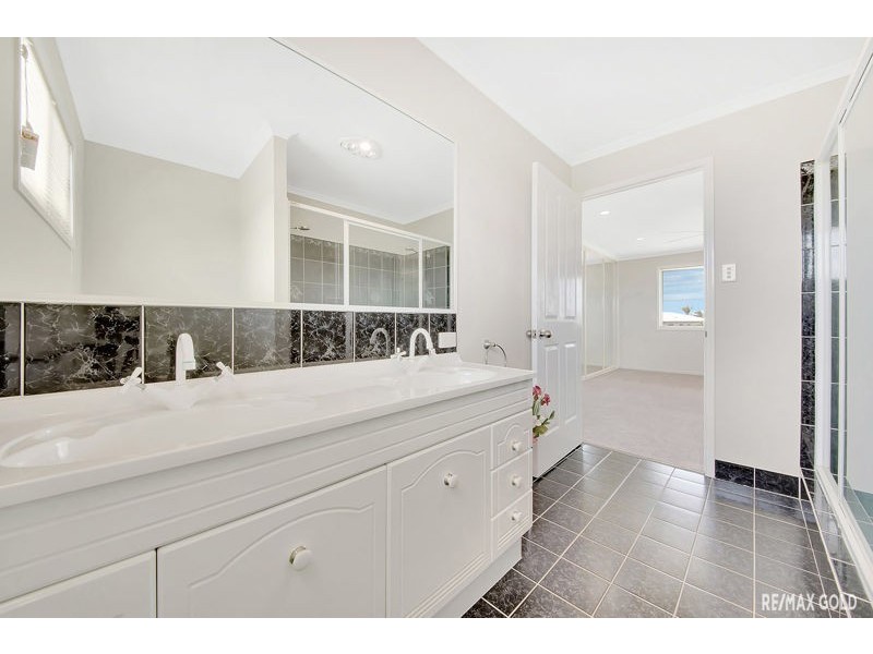 40 Ellington Street, New Auckland QLD 4680
