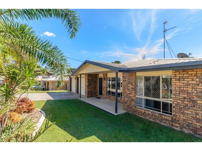 18 Rosslyn close, Clinton QLD 4680