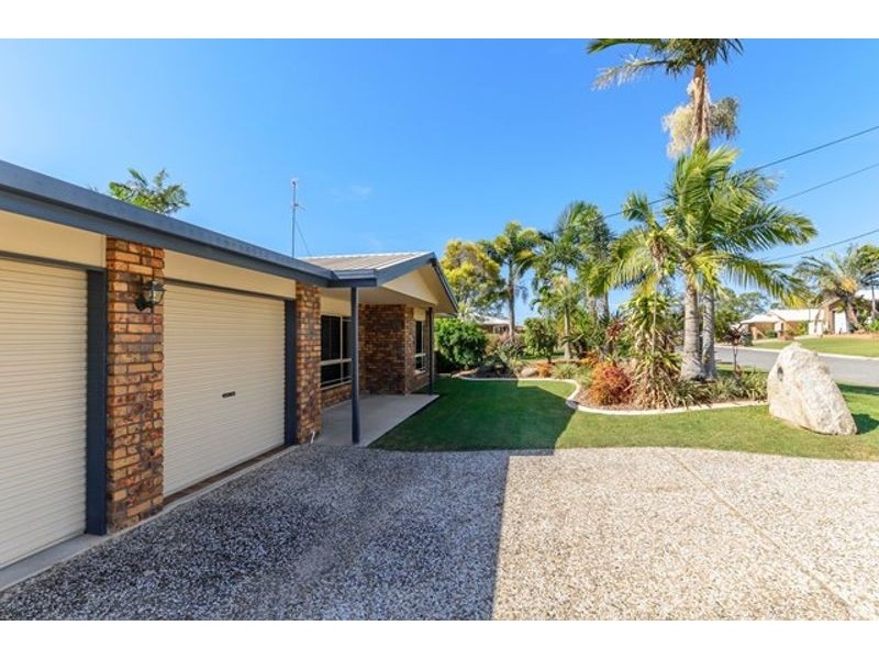 18 Rosslyn close, Clinton QLD 4680