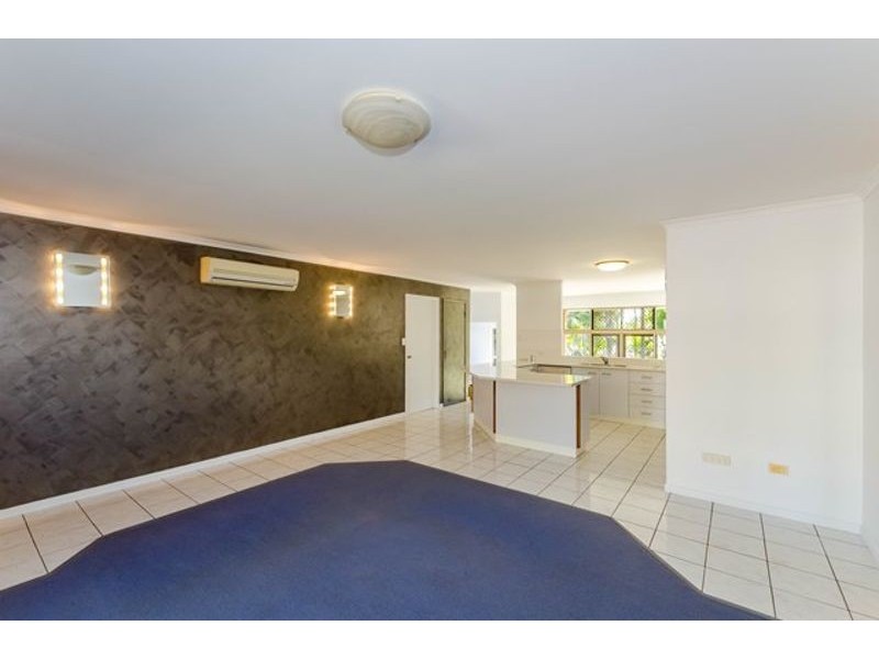 18 Rosslyn close, Clinton QLD 4680