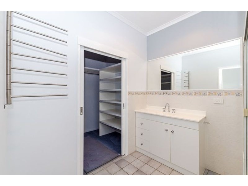 18 Rosslyn close, Clinton QLD 4680