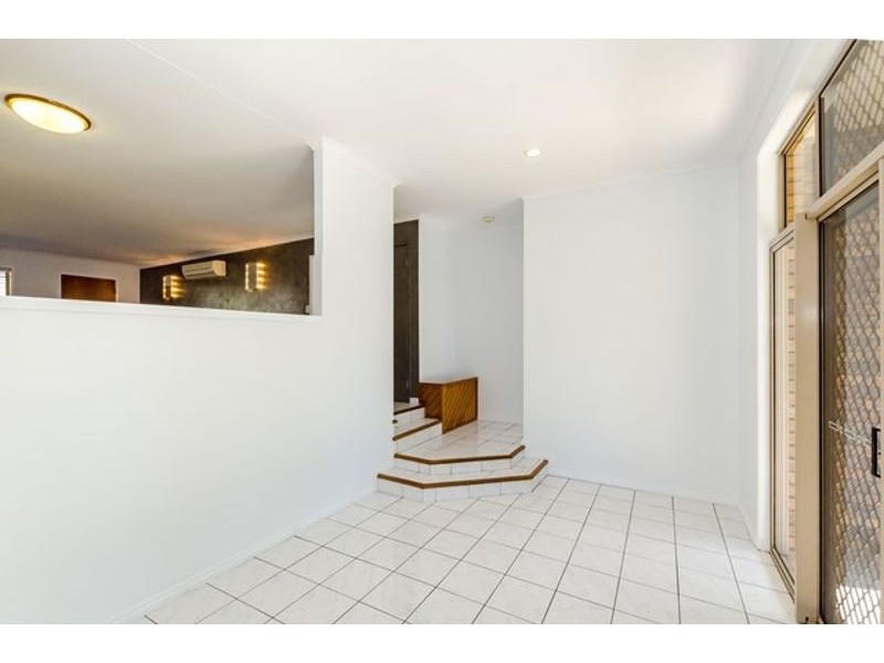 18 Rosslyn close, Clinton QLD 4680