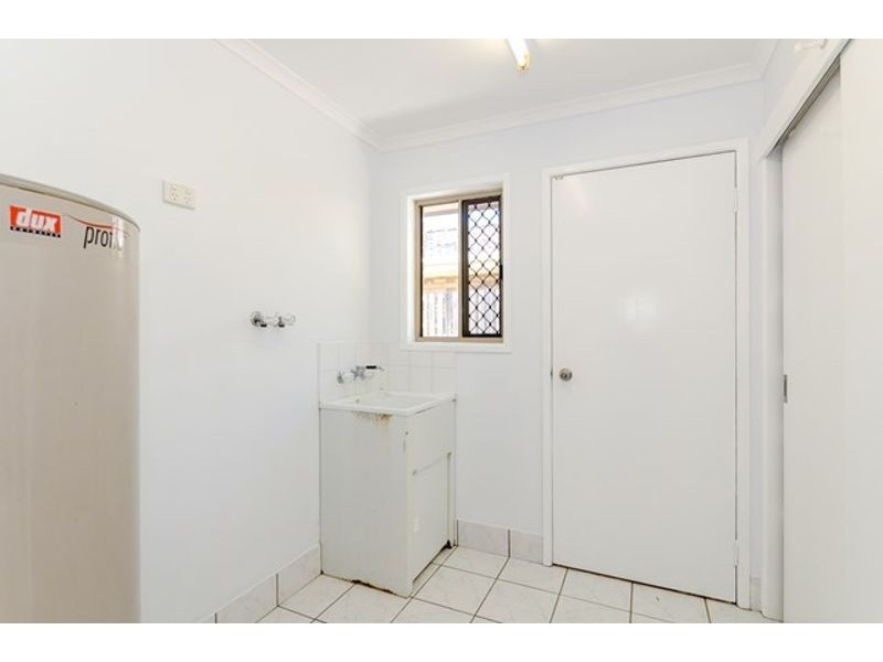 18 Rosslyn close, Clinton QLD 4680