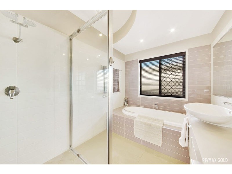 105 Col Brown Avenue, Clinton QLD 4680