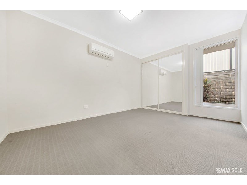8 Phoenix Place, Telina QLD 4680