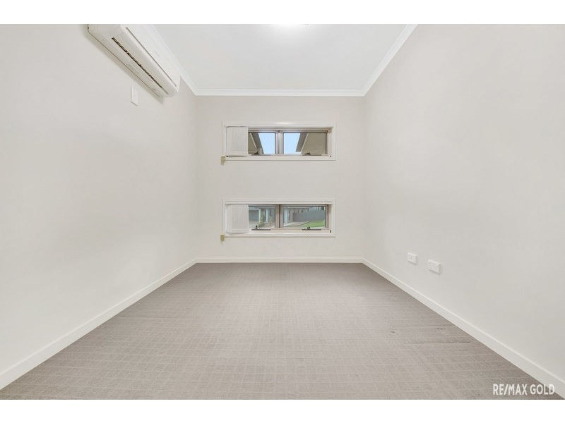 8 Phoenix Place, Telina QLD 4680