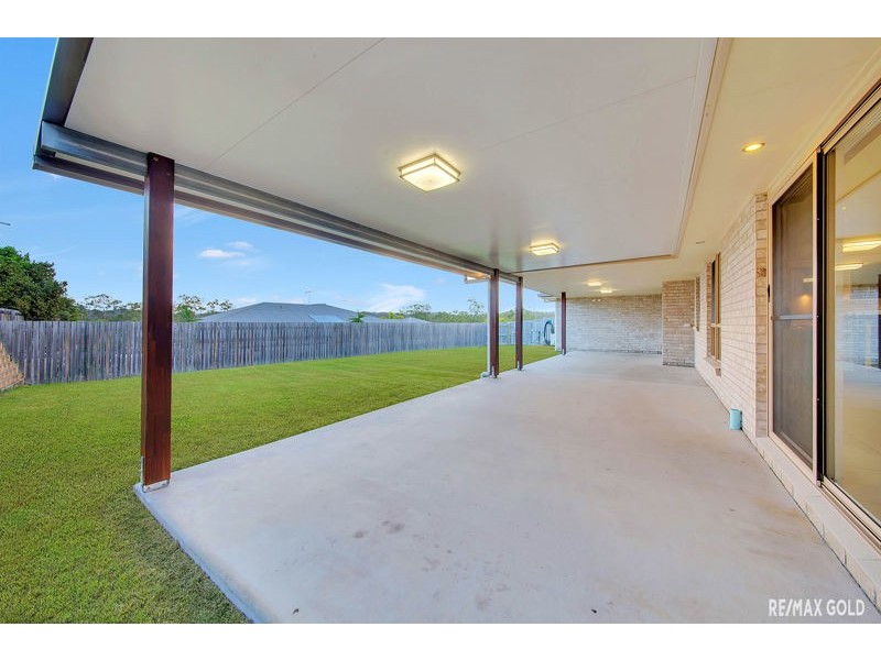 8 Phoenix Place, Telina QLD 4680