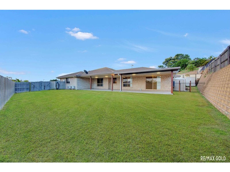 8 Phoenix Place, Telina QLD 4680