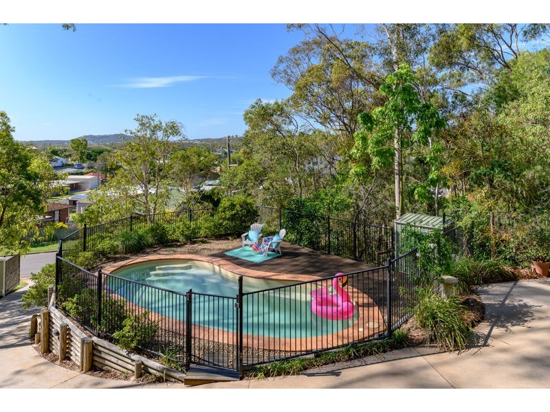 24 Dame Pattie Avenue, Clinton QLD 4680