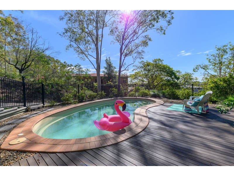 24 Dame Pattie Avenue, Clinton QLD 4680