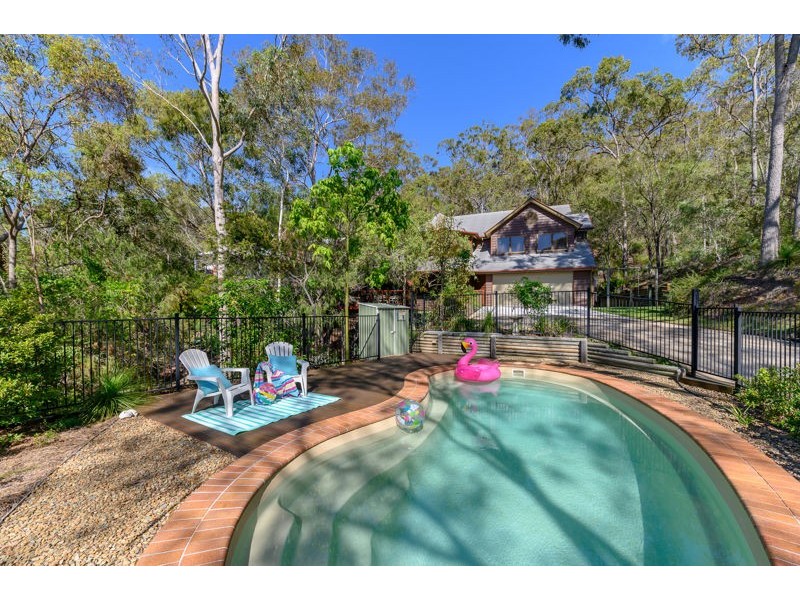24 Dame Pattie Avenue, Clinton QLD 4680
