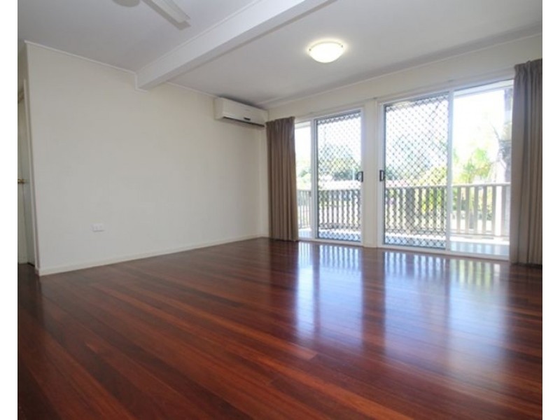 3/2 Walters Avenue, West Gladstone QLD 4680
