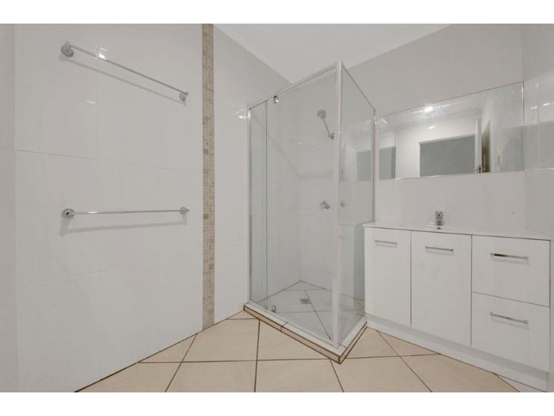 4 Wilkins Street, West Gladstone QLD 4680