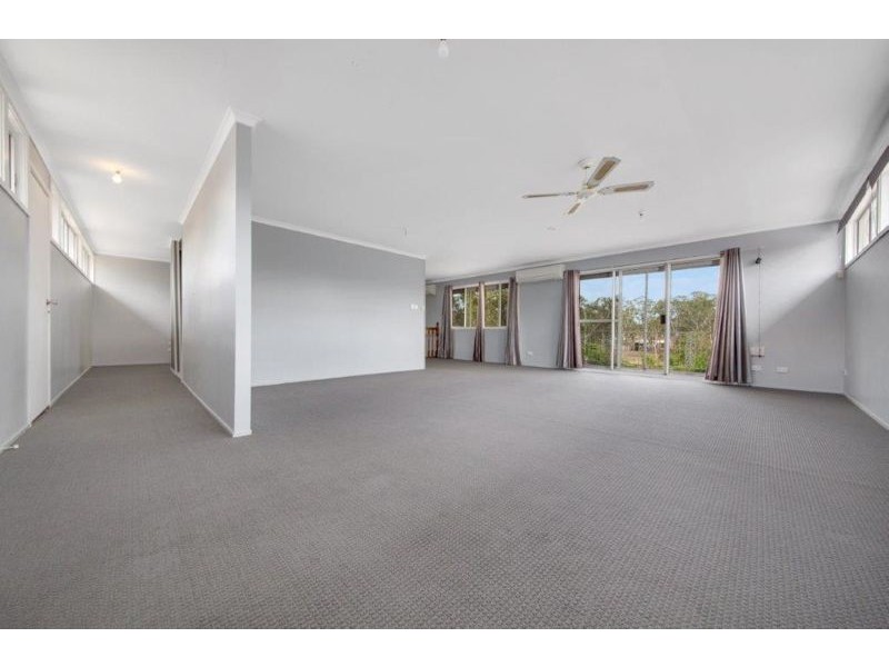 16 Saggitarius Street, River Ranch QLD 4680