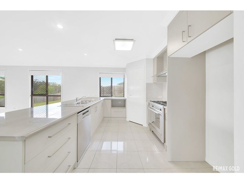 5 Petecost Close, Glen Eden QLD 4680