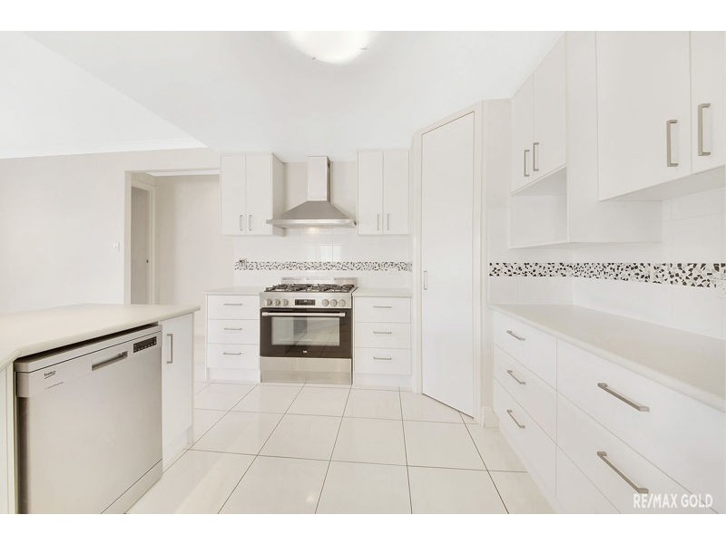 8 Clarendon Street, Clinton QLD 4680