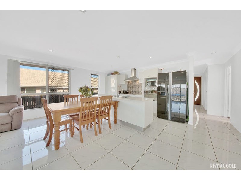 33 Briffney Street, Kirkwood QLD 4680