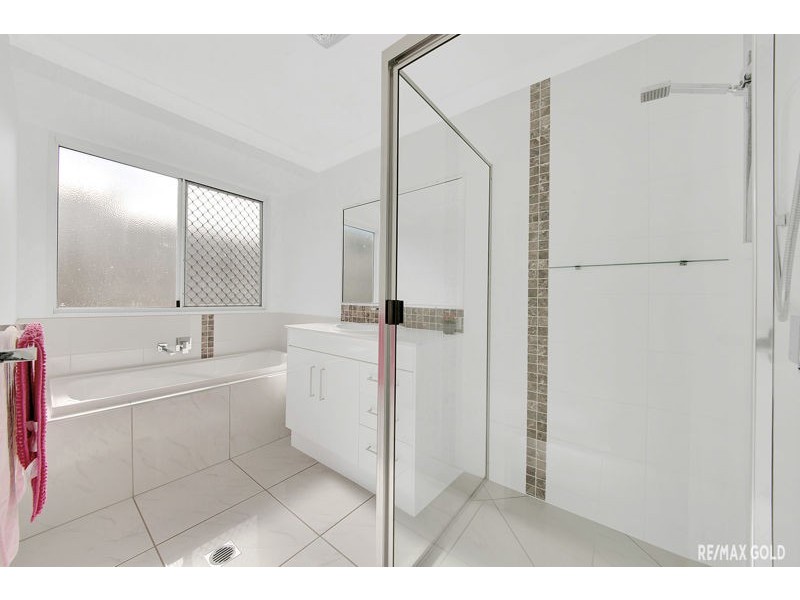 33 Briffney Street, Kirkwood QLD 4680