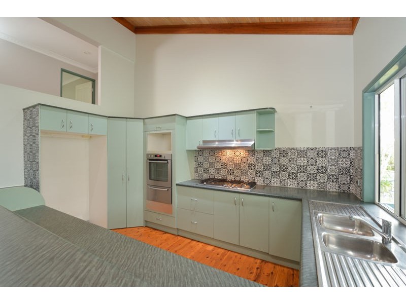 13 Helen Crescent, Wurdong Heights QLD 4680