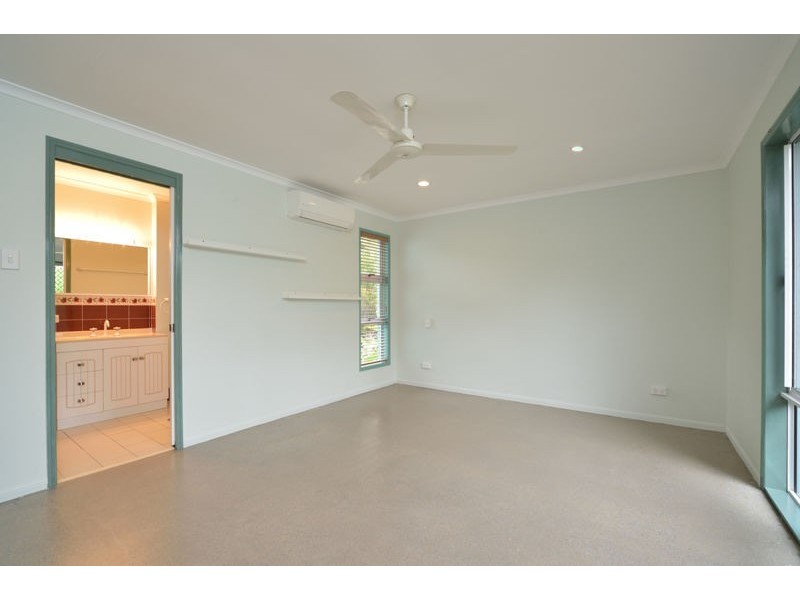 13 Helen Crescent, Wurdong Heights QLD 4680