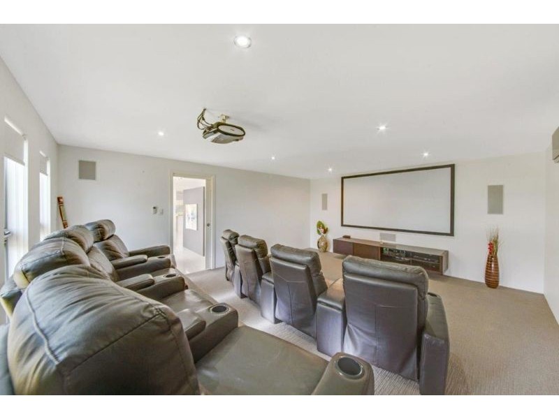 14 Jordana Court, New Auckland QLD 4680