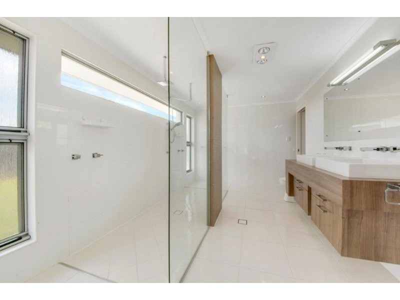 14 Jordana Court, New Auckland QLD 4680