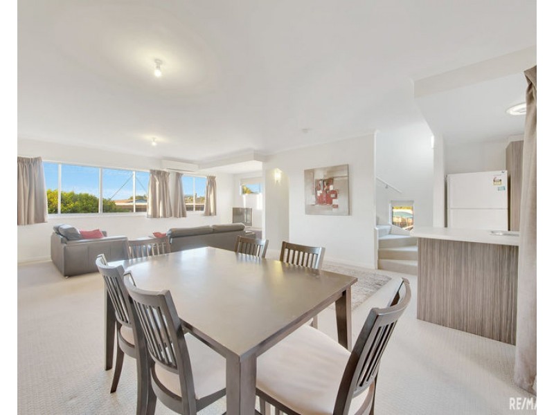 3/4 Rossella Street, West Gladstone QLD 4680