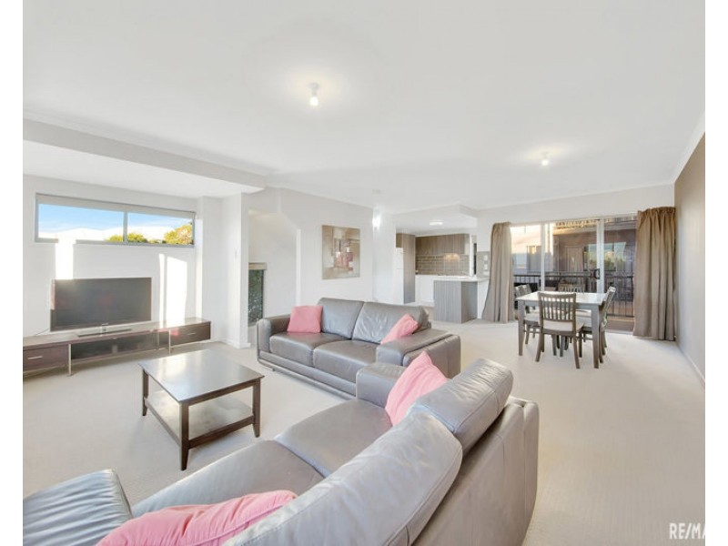 3/4 Rossella Street, West Gladstone QLD 4680