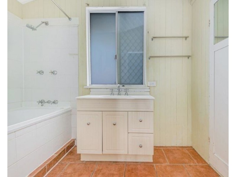 250 Auckland Street, South Gladstone QLD 4680