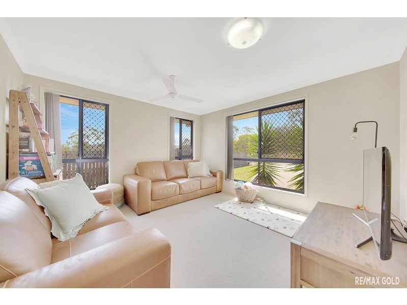 17 Julius Crescent, Clinton QLD 4680