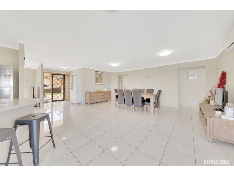 17 Julius Crescent, Clinton QLD 4680