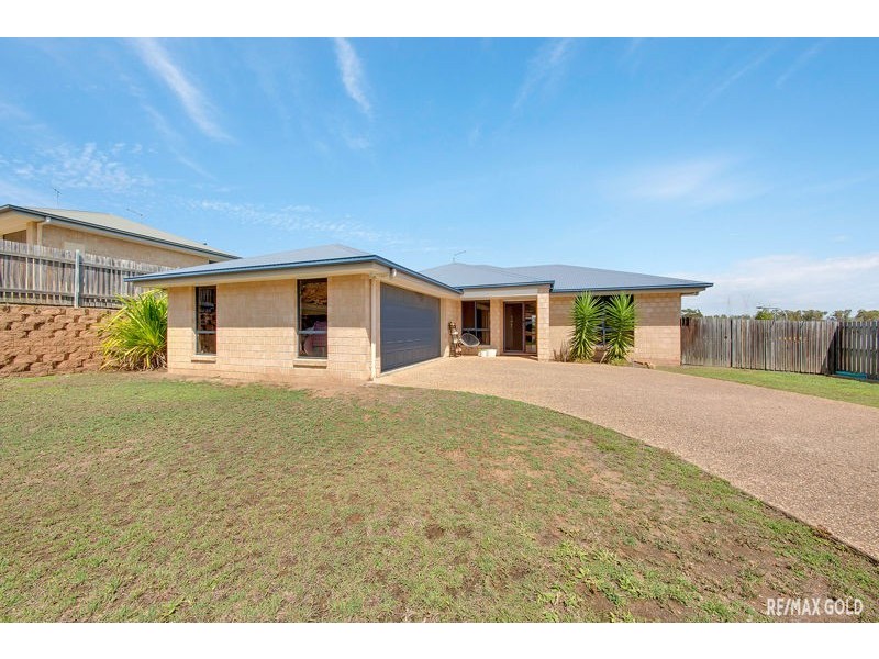 17 Julius Crescent, Clinton QLD 4680