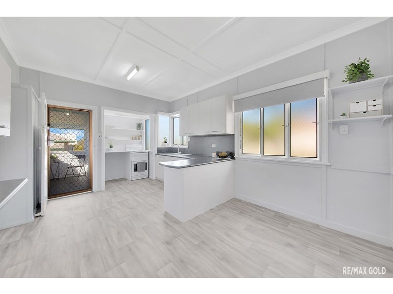 6 ELIZABETH STREET, South Gladstone QLD 4680