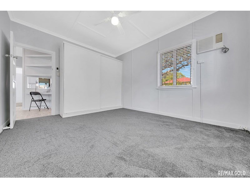 6 ELIZABETH STREET, South Gladstone QLD 4680