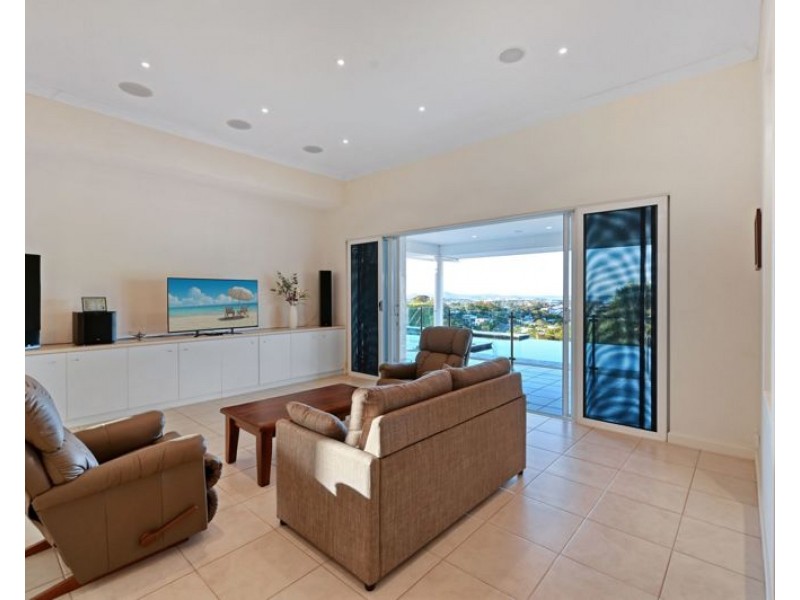 9 Upper Piper Street, West Gladstone QLD 4680