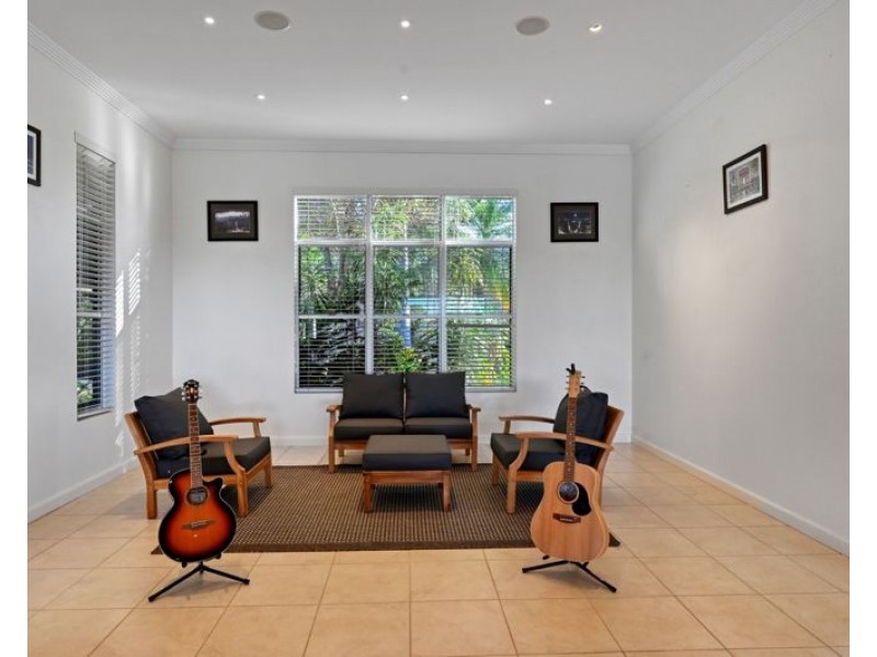 9 Upper Piper Street, West Gladstone QLD 4680