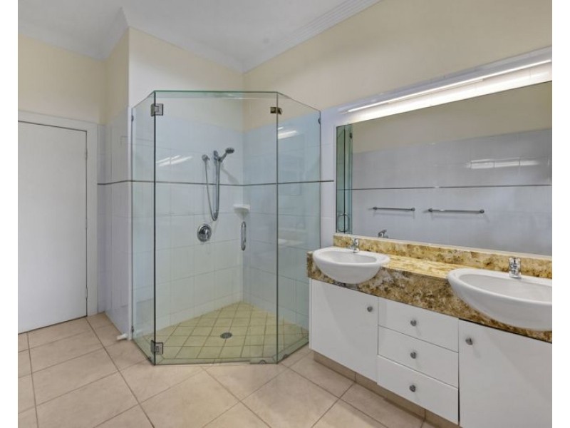 9 Upper Piper Street, West Gladstone QLD 4680