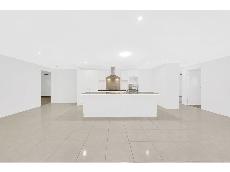 11 NAMADGI TERRACE, New Auckland QLD 4680