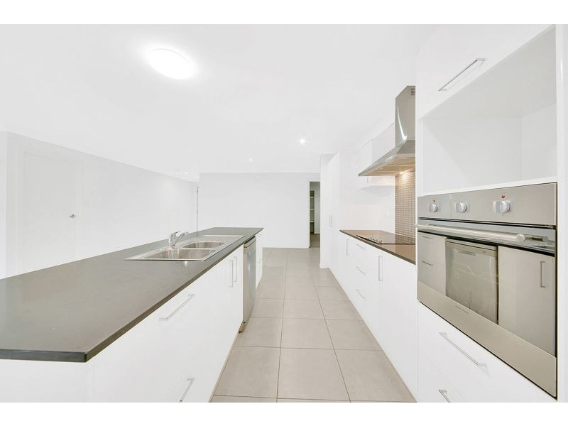 11 NAMADGI TERRACE, New Auckland QLD 4680