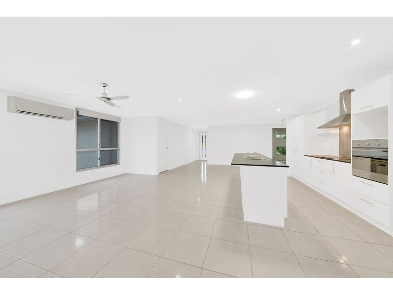 11 NAMADGI TERRACE, New Auckland QLD 4680