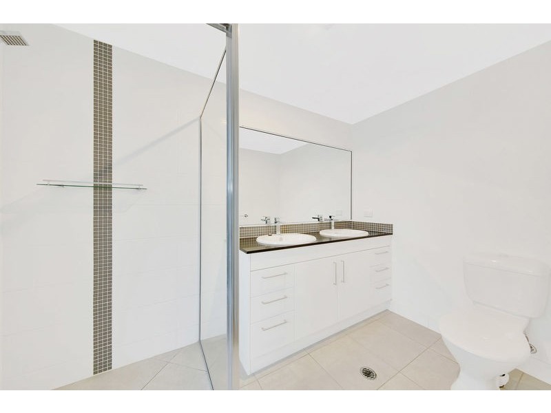 11 NAMADGI TERRACE, New Auckland QLD 4680
