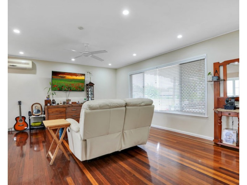 17 Rigby Crescent, West Gladstone QLD 4680