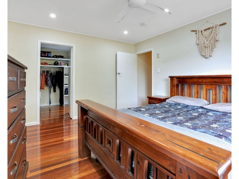 17 Rigby Crescent, West Gladstone QLD 4680