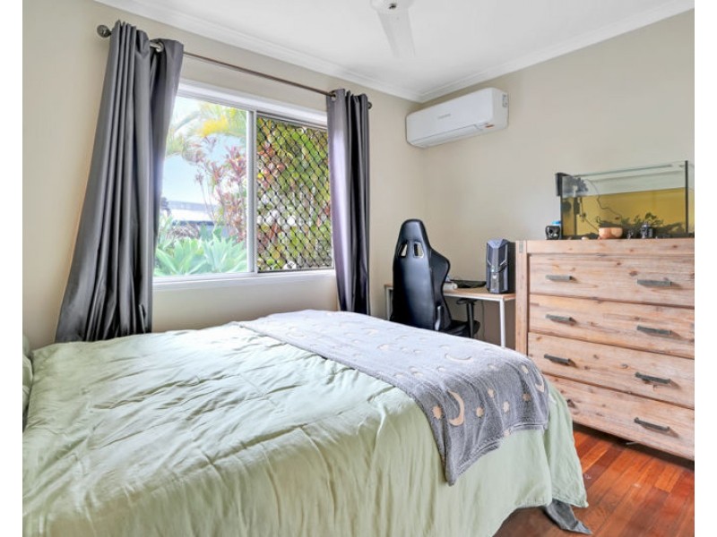 17 Rigby Crescent, West Gladstone QLD 4680