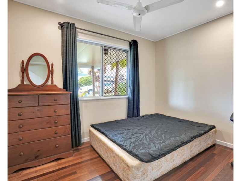 17 Rigby Crescent, West Gladstone QLD 4680