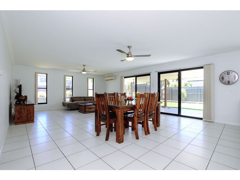 10 Reinaerhoff Crescent, Glen Eden QLD 4680