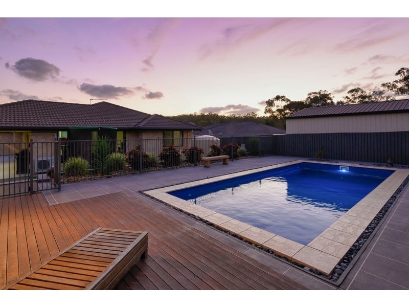 10 Reinaerhoff Crescent, Glen Eden QLD 4680