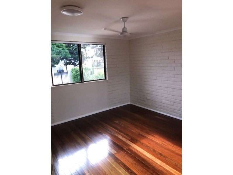 1/27 Auckland Street, Gladstone QLD 4680