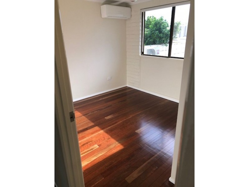 1/27 Auckland Street, Gladstone QLD 4680