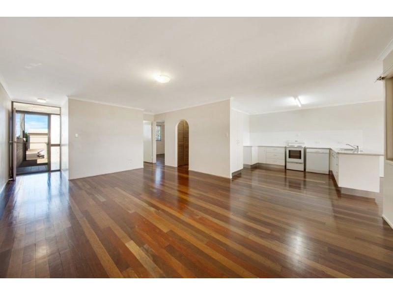 2/27 Auckland Street, Gladstone QLD 4680